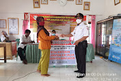Mahasiswa KKN Universitas PGRI Palembang Ikut Sukseskan Salurkan BLT DD Tahap 10 Desa Bintaran