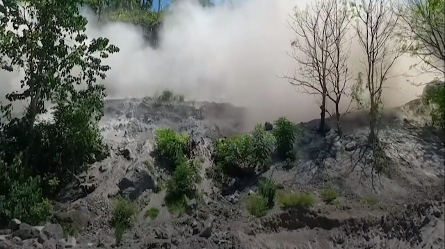 Perbukitan di Sekitar Tambang Pasir di Nagekeo,  NTT Runtuh