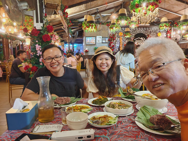 Lepau_Restaurant_Kuching_Sarawak_Dayak_Cuisine