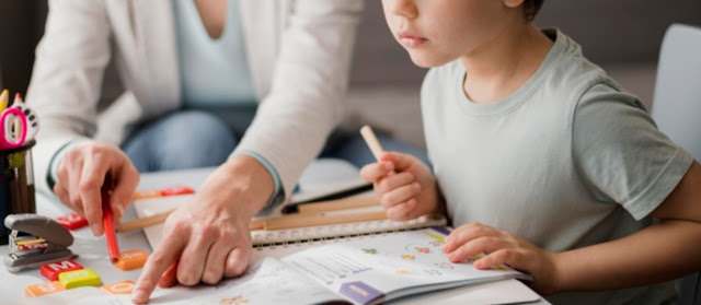 Tips Orang Tua Mengajar Anak dan Cara Agar Anak Tak Bosan Belajar Daring di Rumah