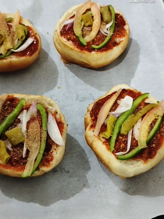 mini veggie pizza