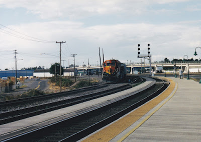 BNSF GP38-2 #2087 in Vancouver, Washington on September 6, 2002