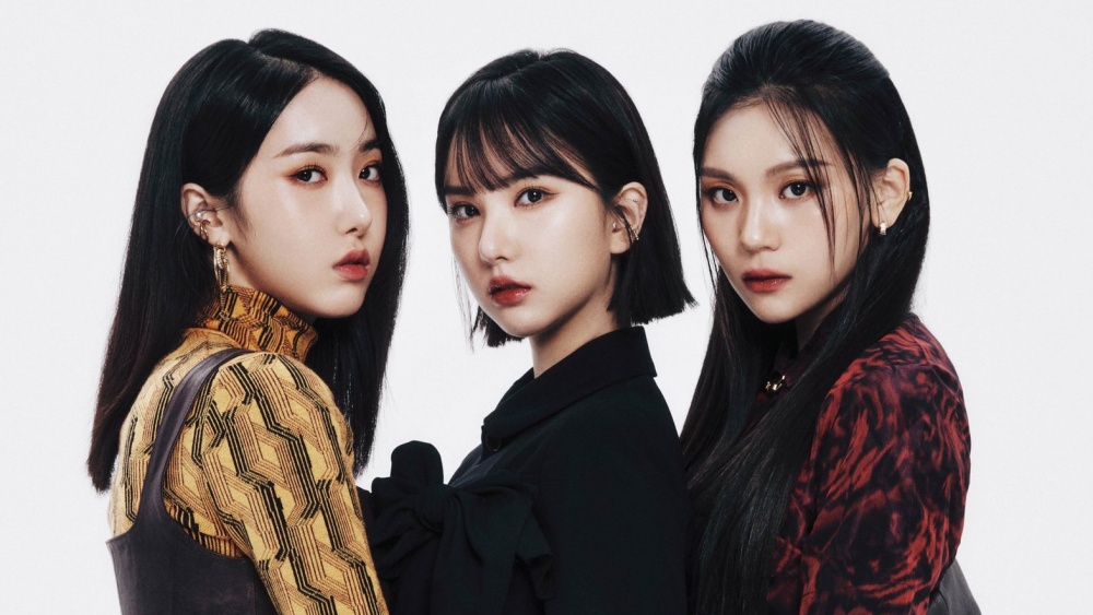 Ahead of Debut, VIVIZ Has Announced Their Official Fandom Name!