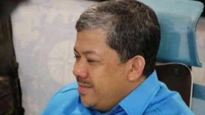 Fahri Hamzah Pamer Poster Duet Prabowo-Gibran
