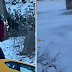 Καναδάς: Βυθιζόταν το αυτοκίνητο της και εκείνη έβγαζε selfie (Video)