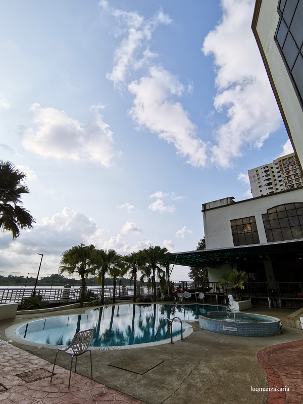 Swimming Pool di Grand Riverview Hotel Kota Bharu