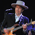  BOB DYLAN - ''O KΟΡΥΦΑΙΟΣ ΑΜΕΡΙΚΑΝΟΣ ΤΡΑΓΟΥΔΟΠΟΙΟΣ ΕΓΙΝΕ 84 ΕΤΩΝ...24 ΜΑΙΟΥ 1941...