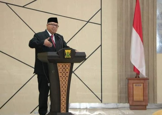 HUT KE 50 KORPRI, BUPATI SUKABUMI ANUGRAHKAN SATYALANCANA KARYA SATYA PRESIDEN TAHUN 2021