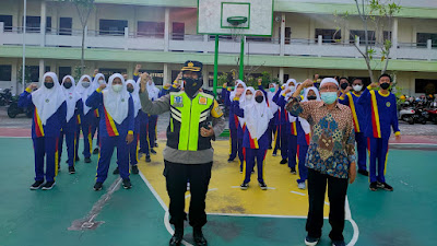 Kapolsek Benowo Turun Langsung Monitoring PTM di Sekolah