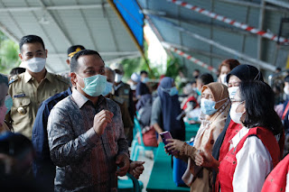 Plt Gubernur SulSel Didampingi Bupati Pangkep Pantau Vaksinasi KNPI Yang Berlangsung Dua Hari