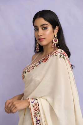 Janhvi Kapoor looks stunning in saree photoshoot