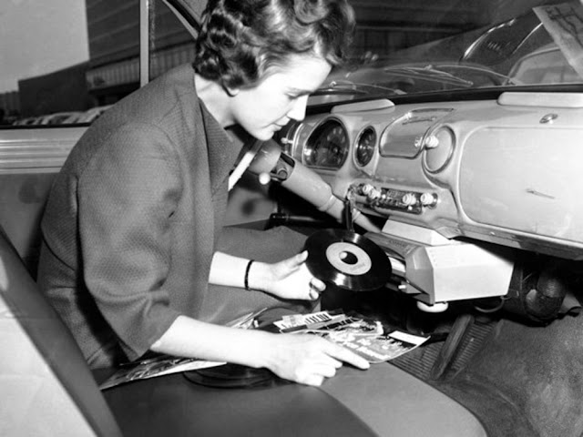 Highway Hi-Fi, el tocadiscos para automóviles de los años 50