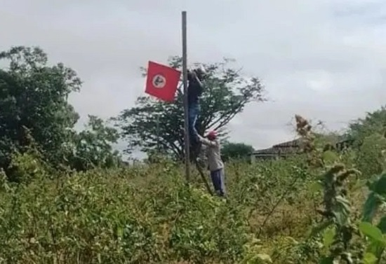 Integrantes do MST ocupam três fazendas na Bahia durante o fim de semana