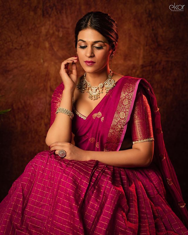 Ethereal Elegance: Shraddha Das' Magenta Half Saree MagicEthereal Elegance: Shraddha Das' Magenta Half Saree Magic