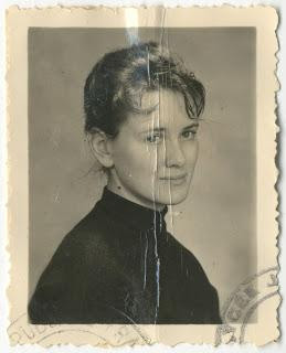 Photographie d'Annie Duchesne en février 1958