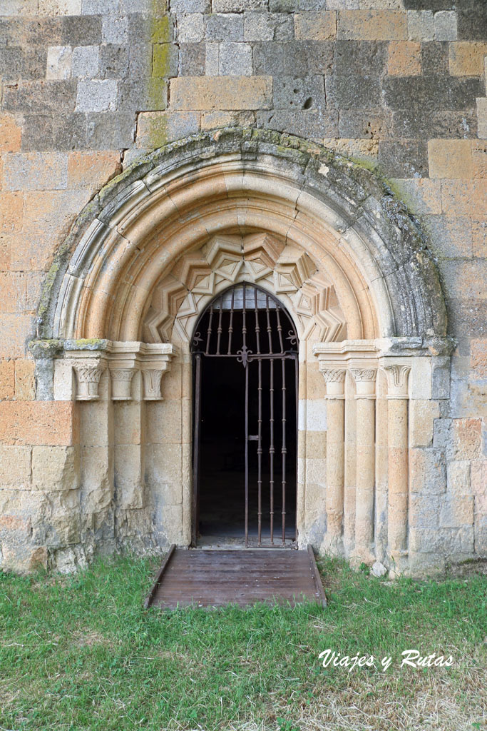 Puerta del cementerio, Monasterio de Sandoval