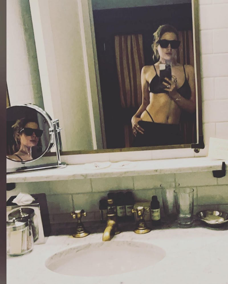 Ashley Benson Instagram Clicks 17 Dec-2021