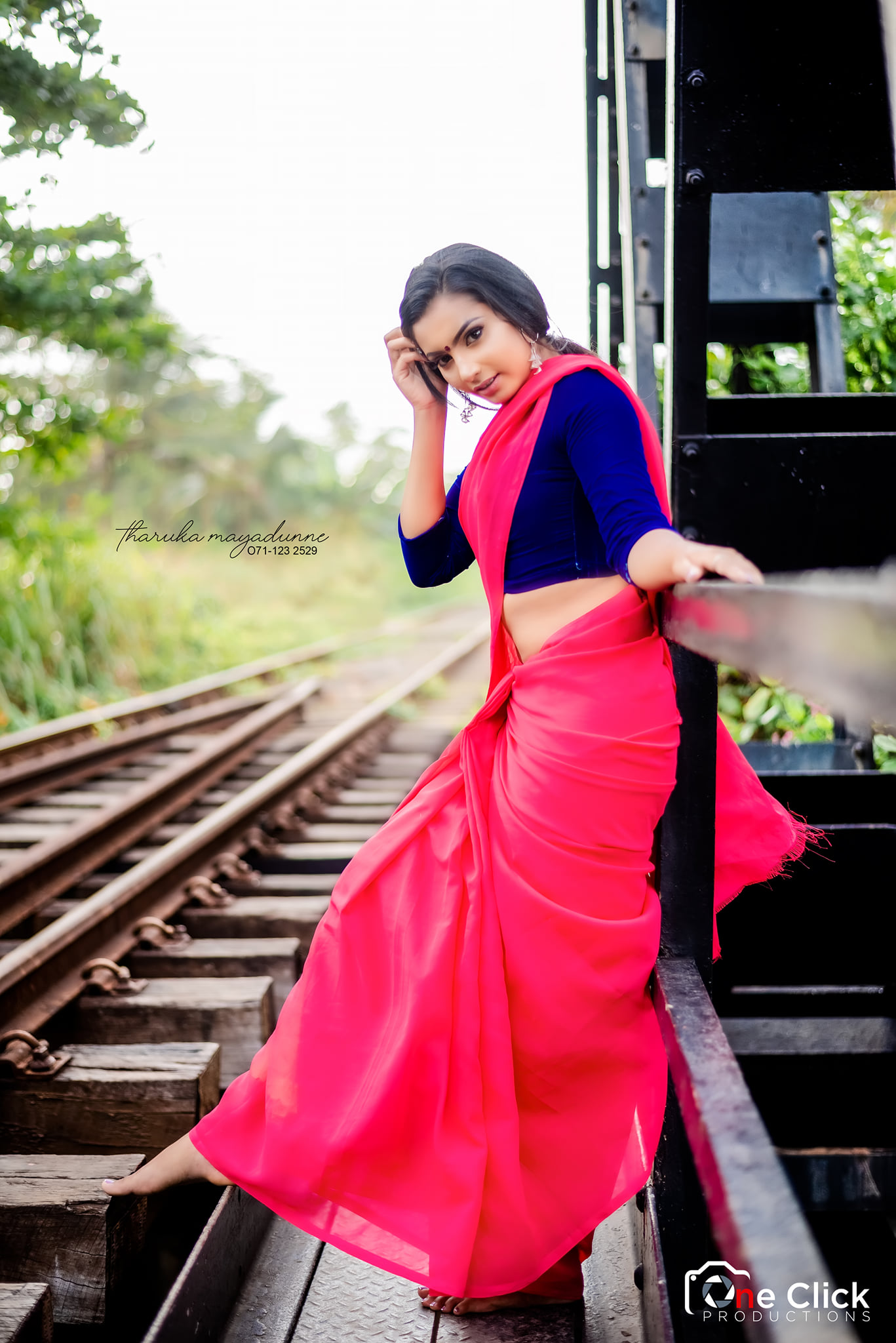 venuka hot saree model
