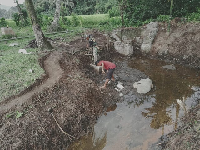 Babinsa Koramil 12/Sangir, Motivasi Warga Budidaya Ikan Nila. 