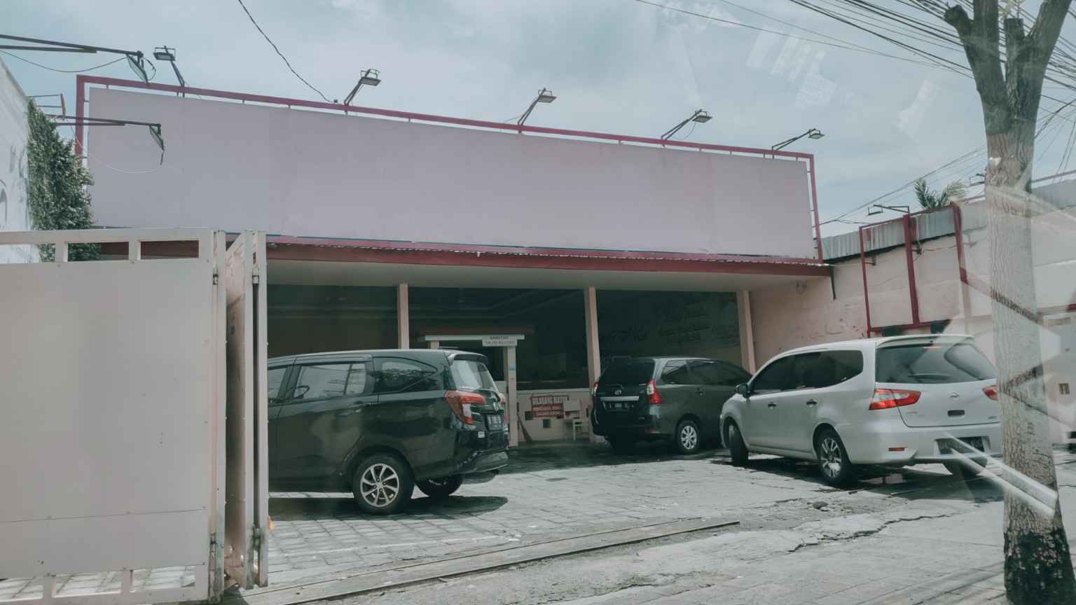 lokasi warung pink tempong kuta bali