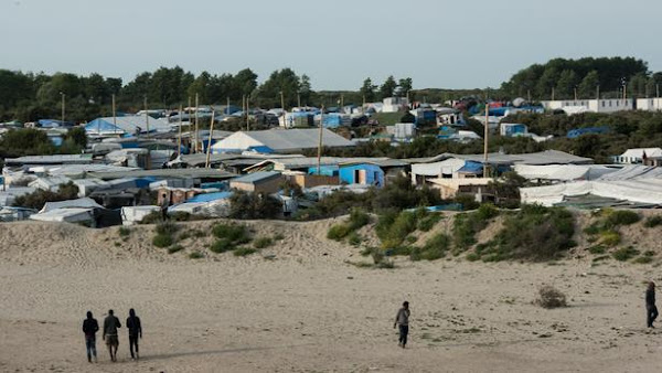 Calais : les associations dénoncent un «vol systématisé» des affaires des migrants