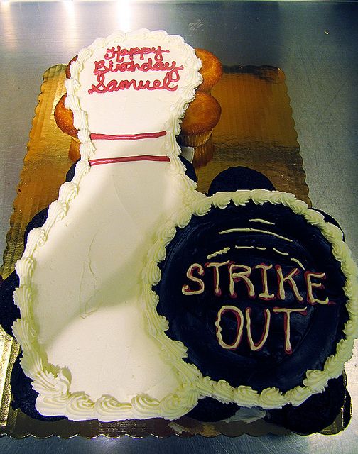 bowling birthday cakes