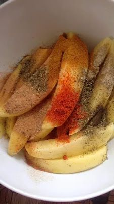 Seasoned potato wedges