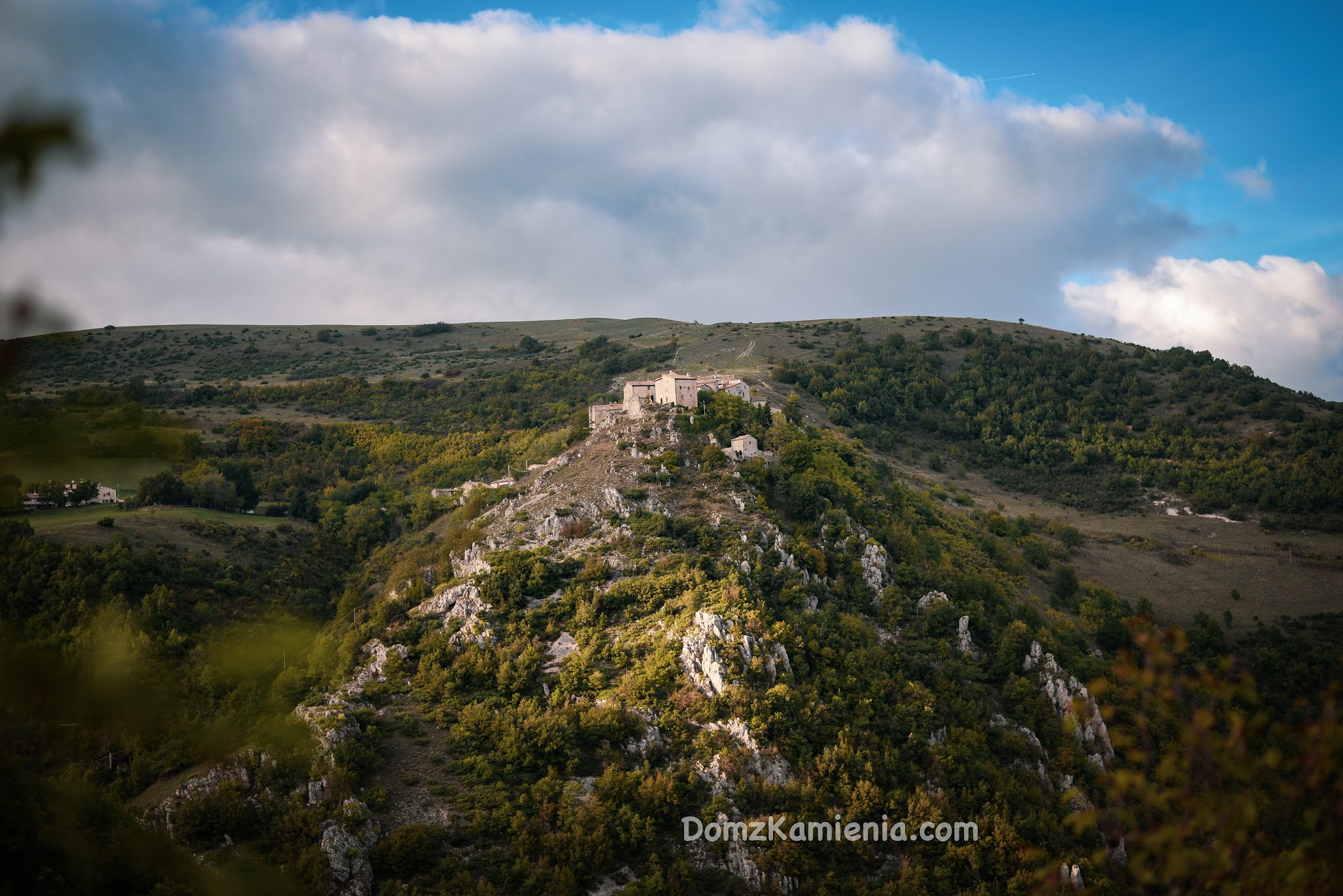 Marche - nieznany region Włoch, Elcito, Dom z Kamienia blog