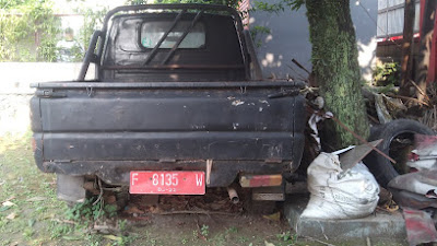 Duh! Mobil Plat Merah Milik Pemkab Cianjur di Dinas Pertanian Rusak Terbengkalai