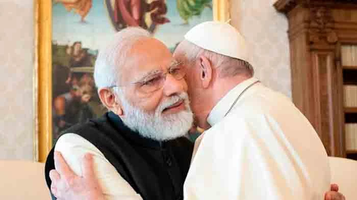 Specially-made candle holder to bronze plaque: PM Modi, Pope Francis exchange gifts in Vatican City, Prime Minister, Rome, News, Meeting, National