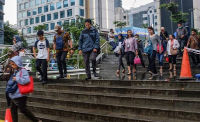 dalam potensi hujan warga jakarta siap siap hadapi curah hujan yang tinggi