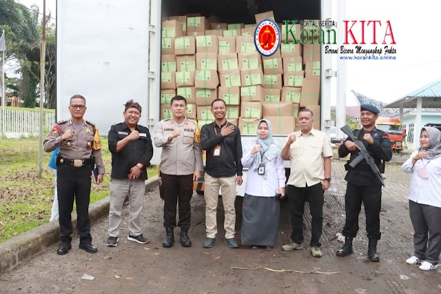 Kapolres Simalungun Tinjau Kedatangan Logistik Kertas Suara Pemilu 2024 di KPU