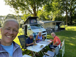 met ouders op de camping