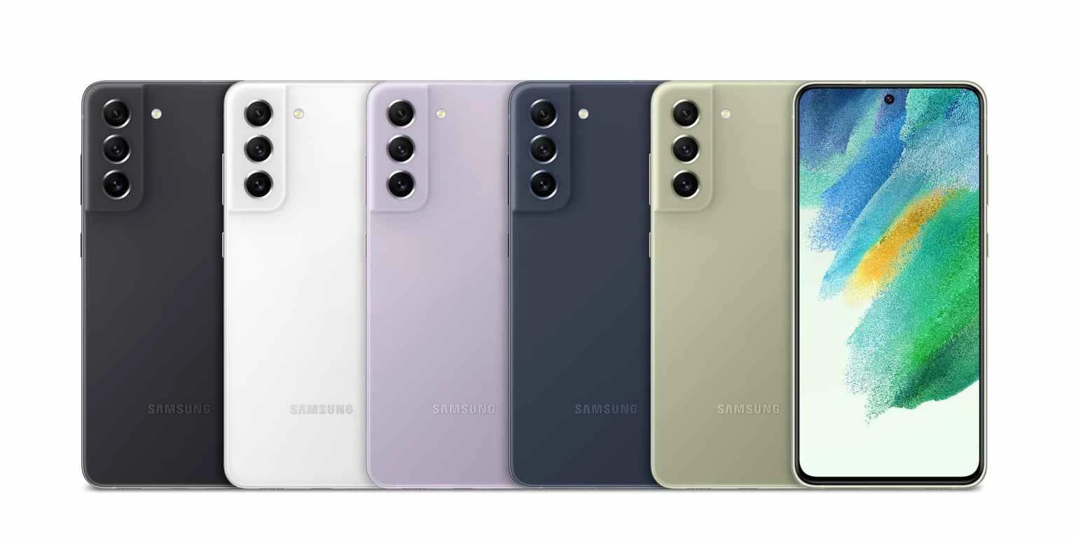 Samsung Galaxy S21 FE, fuori tempo e fuori logica