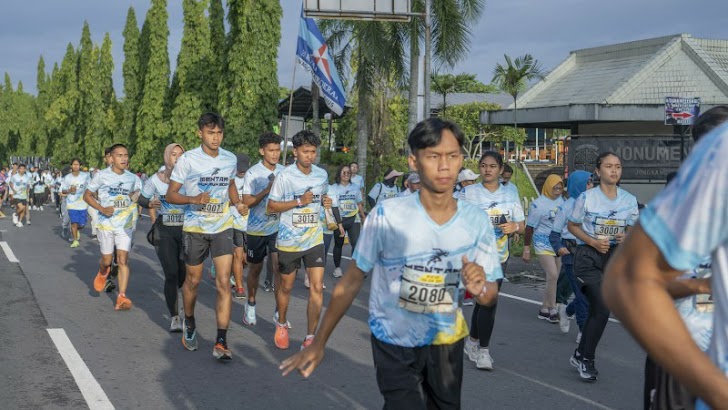 Ribuan Peserta Serukan Sambut Pemilu 2024 Genbira Lewat Fun Run & Walk Bergerak 1912