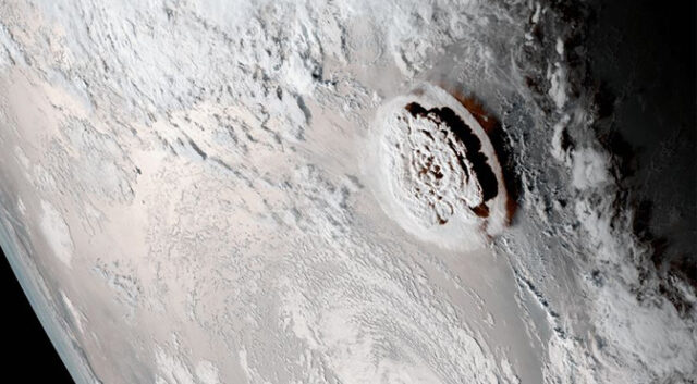 NASA: Erupción volcánica de Tonga lanzó una cantidad 'sin precedentes' de agua a la atmósfera