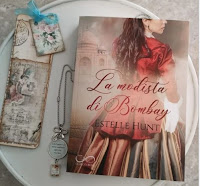 Concorso Estelle Hunt : vinci gratis copia "La Modista di Bombay", collana con ciondolo e segnalibro