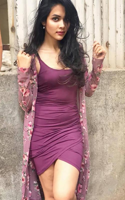 Charvi Saraf hot indian tv actress kasautii zindagii kay
