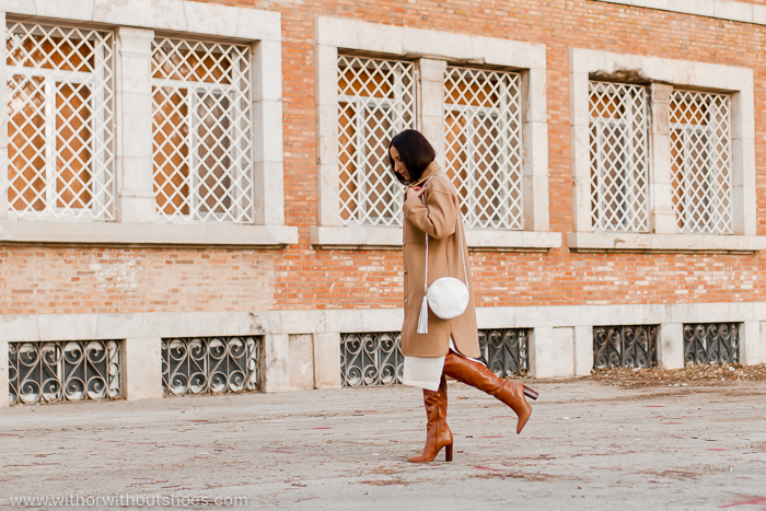 Look ABRIGADO PARA LA TEMPORADA DE FRIO con sobrecamisa y vestido de punto de cortefiel y botas altas