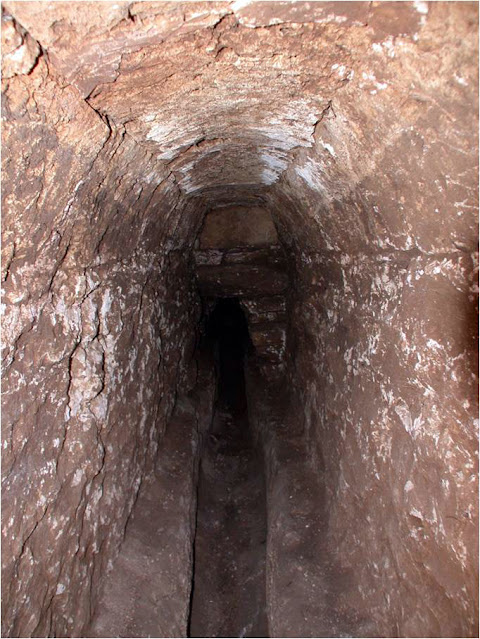 Η σήραγγα του αρχαίου υδραγωγείου Μελάνων- Νάξου