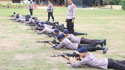 Satbrimob Polda Banten Asah Kemampuan Menembak