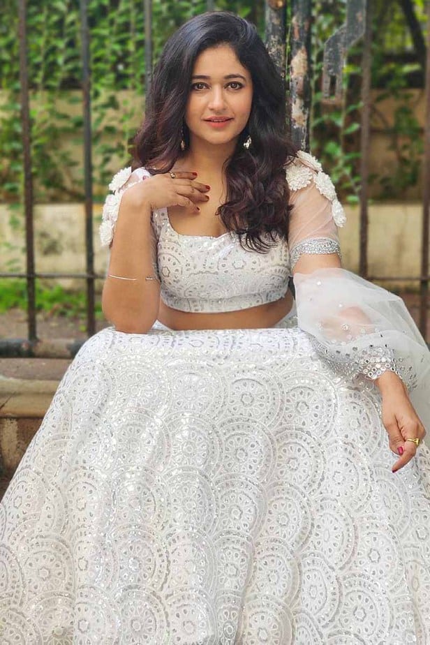 Actress Poonam Bajwa Latest Hot Photoshoot Pics