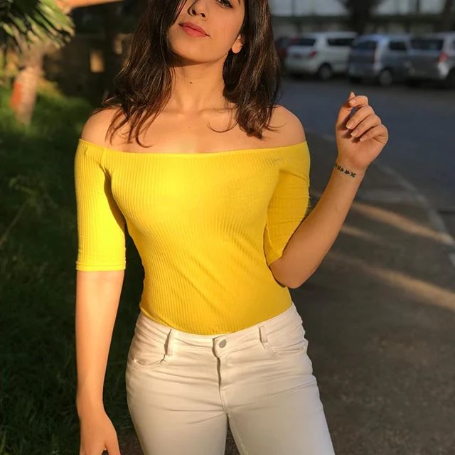 Suman Modi Latest Photo Pics In Yellow Outfits