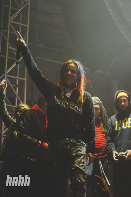 6ix9ine admite que está lutando financeiramente em audiência no tribunal