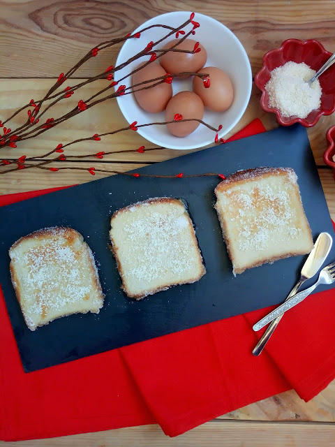 Torrijas de coco en el horno. Receta de Semana Santa. Desayuno, merienda, postre tradicional, Cuca