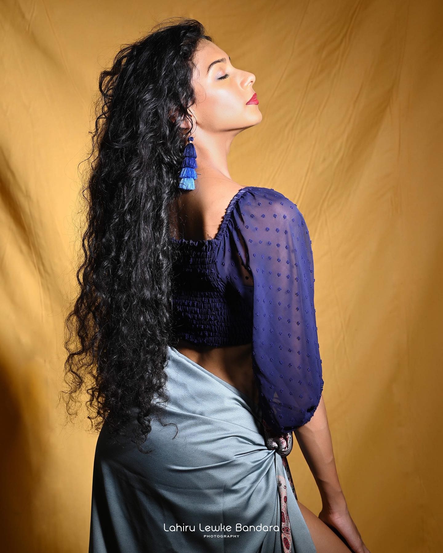 low hip saree sexy