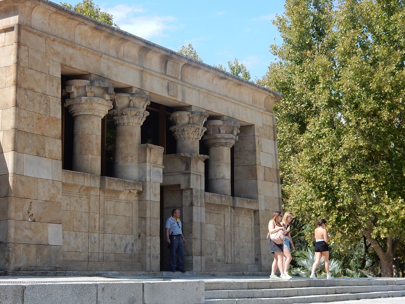 MADRID ESPAGNE - AUTHENTIQUE TEMPLE ÉGYPTIEN RECONSTITUÉ