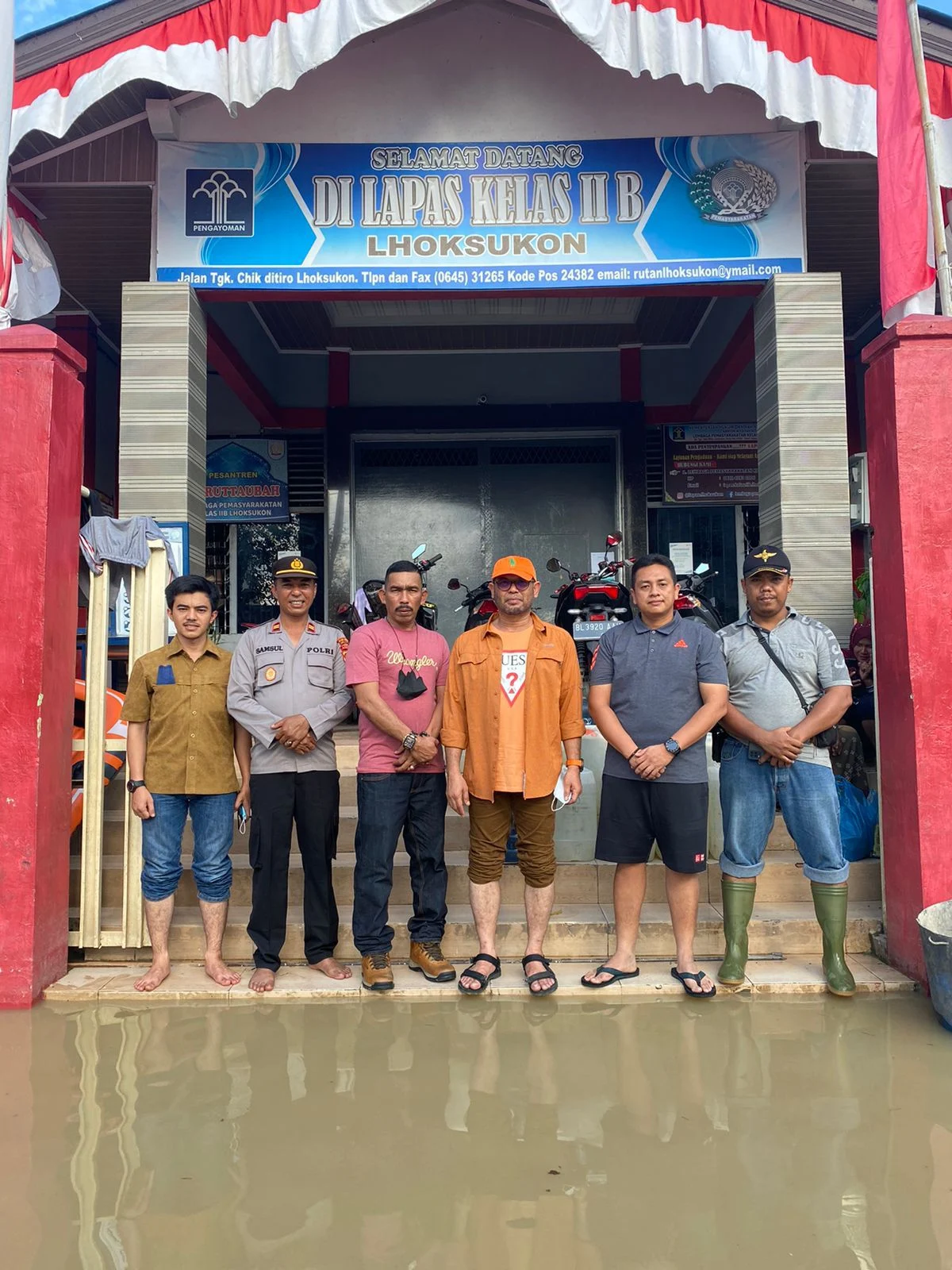 Kunjungi Kawasan Banjir di Aceh Timur, Nasir Djamil Pastikan Situasi Kondusif dan Salurkan Bantuan Logistik Pangan ke Warga