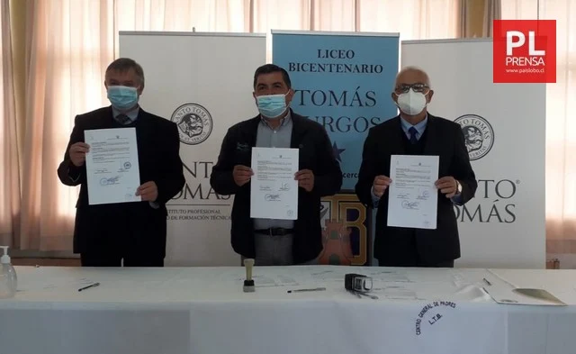 Santo Tomás firmó convenio