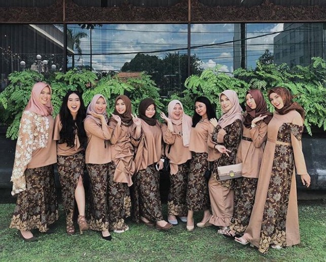 Model Baju Gamis Batik Kombinasi Kain Polos,Batik,Baju Batik,Gamis